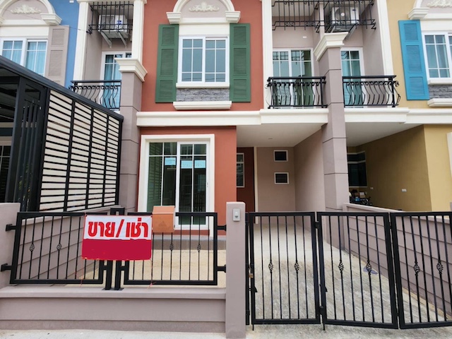 BH3567 ให้เช่า-ขาย ทาวน์โฮม Golden Town ฟิวเจอร์-รังสิต พร้อมอยู่ สภาพใหม่ ใกล้ Future Park แบบบ้านมิลาโน สไตล์ยุโรป พื้นที่ใช้สอย 103 ตร.ม.