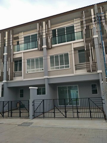 ให้เช่าทาวเฮ้า3ชั้นใกล้Impact เมืองทองธานี  ย่านปากเกร็ด โครงการ The Plant Citis เมืองทองธานี 