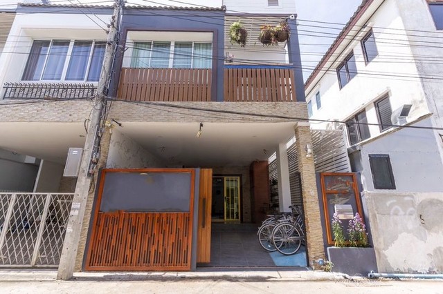 ให้เช่าทาวน์โฮม 2 ชั้น ตกแต่งสไตล์เซน ให้ความหรูหรา สุเทพ