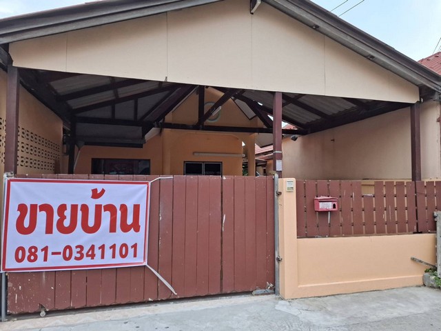 ขายบ้านแฝด อำภอเมืองอ่างทอง 26 ตารางวา บ้านรีโนเว้ทใหม่เอี่ยม ใกล้สามแยกไฟแดงป่างิ้วเมืองอ่างทอง