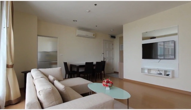 Life Sukhumvit 65 clean comfortable spacious 23rd floor BTS Ekkamai