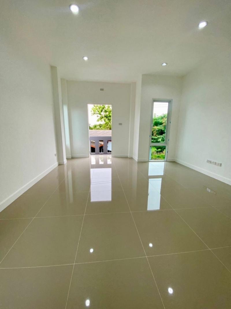 ลดราคาขาย เพียง 2.99 ล้าน 41 ตรว. #บ้านสร้างใหม่ 2 ชั้น  #บ้านเงินเหลือ #น้ำแพร่ #หางดง บรรยากาศเงียบสงบ เป็นส่วนตัว เข้า-ออกได้หลายทาง