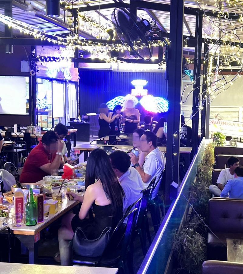 เซ้งร้านอาหาร-นั่งชิล-ดนตรีสด ปากเกร็ด นนทบุรี ถนนราชพฤกษ์ รายได้ดี ที่จอดกว่า 50 คัน สามารถรับจัดงานเลี้ยงต่างๆได้