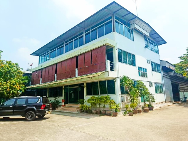 รถไฟฟ้า ตลาดมีนบุรี 1.5 กม.ให้เช่าด่วน อาคารพาณิชย์ 3ชั้น และ โกดัง รวม 1390ตรม.บนพื้นที่ 1 ไร่ ย่านมีนบุรี 