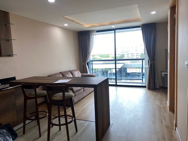 ให้เช่า คอนโดเดอรูฟ พหลโยธิน  1 ห้องนอน 1 ห้องน้ำ ขนาด 50 ตร.ม ชั้น4  ใกล้BTS อารีย์ 20,000 ต่อเดือน