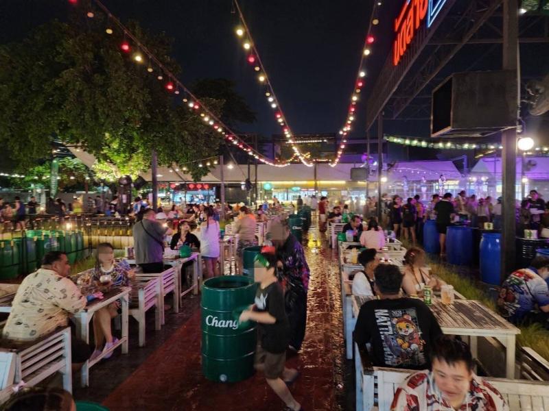 เซ้งทั้งตลาด กิจการลานเบียร์ ติดถนนสายไหม ใกล้ อเวนิวสายไหม รองรับได้มากกว่า 1,600 คน