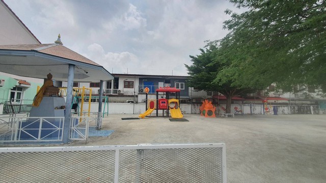 ทาวน์เฮาส์อู่ทองเพลส5 ลำลูกกา คูตน บ้านสวย พร้อมอยู่ ในราคาโดน