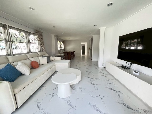 ให้เช่าบ้านเดี่ยว 2 ชั้น ปลูกสร้างเอง ซอยพัฒนาการ 53 พร้อมเฟอร์นิเจอร์