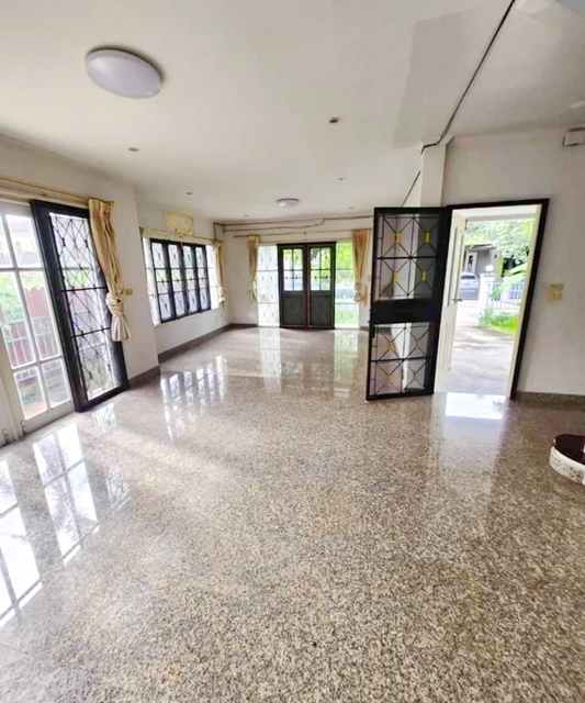 บ้านสะอาด ม.มหิดลศาลายา 1.8 กม. ร่มรื่น ตลาดพุทธมณฑล 1.1 กม 3นอน บ้านเดี่ยว 2 ชั้น 3 น้ำ