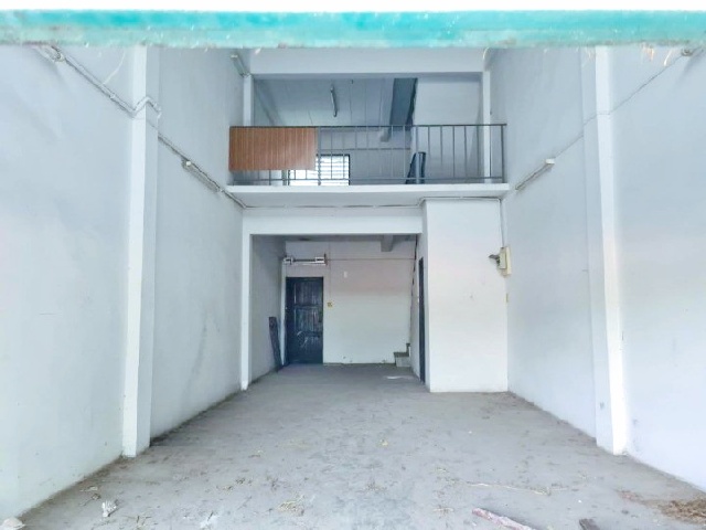 MRT ประชาอุทิศ 6 กม. ม.เทคโนโลยีพระจอมเกล้าธนบุรี 3 กม.ประชาอุทิศ 93-99 ให้เช่าอาคารพาณิชย์3.5 ชั้น18 ตร.วา.232 ตร.ม.ทำเลดี โครงสร้างดี