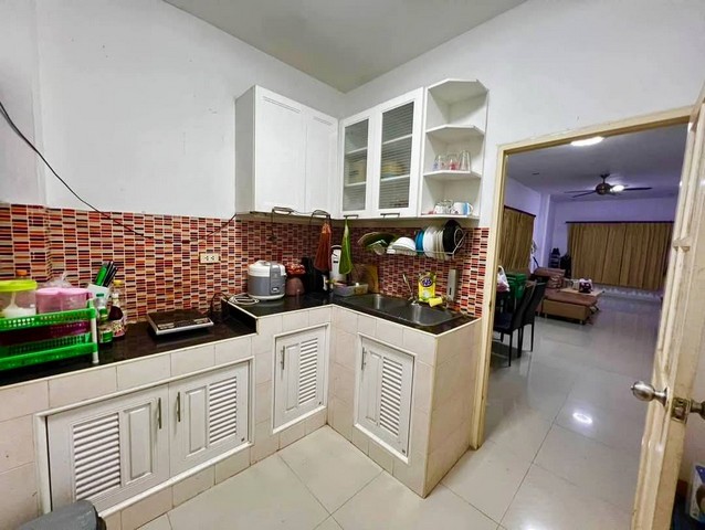 ให้เช่าบ้านแฝดมันตรา 2 นาป่าชลบุรี บนเนื้อที่ 33.5 ตรว. 2นอน1น้ำ1ครัว 2จอดรถ