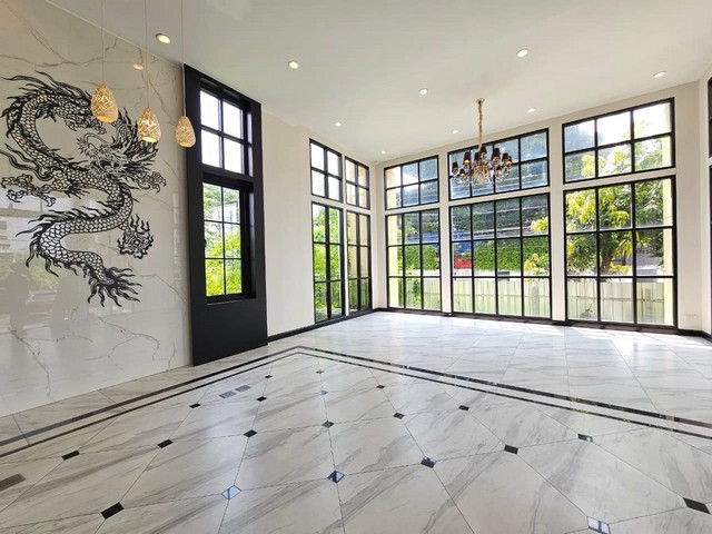 ให้เช่าอาคารชั้นเดียว+ที่ดิน 351 ตรว พื้นที่ใช้สอย 250 ตรม สุขุมวิท 105 เพียง 3 นาที ถึงBTSแบริ่ง