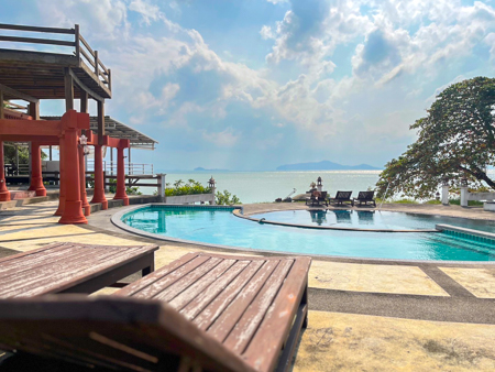 อพาร์ทเมนท์ 1 ห้องนอน เฟอร์ครบ วิวทะเล พร้อมสระว่ายน้ำติดชายหาด ใกล้หัวถนน เกาะสมุย