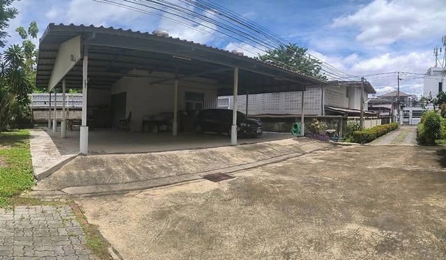 ขายบ้านเดี่ยว  ใกล้ BTS เอกมัย, Airport Link รามคำแหง, ทางด่วน  แปลงใหญ่เนื้อที่  468.90 ตร.วา  ย่านเอกมัย  ปรีดีย์ 45 เอกมัย22 