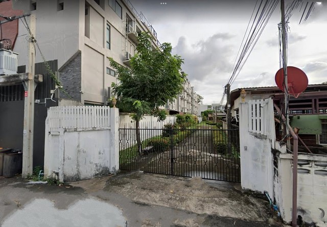 ขายบ้านเดี่ยว  ใกล้ BTS เอกมัย, Airport Link รามคำแหง, ทางด่วน  แปลงใหญ่เนื้อที่  468.90 ตร.วา  ย่านเอกมัย  ปรีดีย์ 45 เอกมัย22