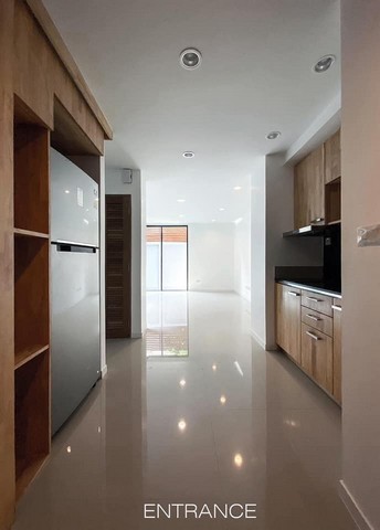 ให้เช่าโฮมออฟฟิศ3ชั้น 4นอนย่านอินทามระ สุทธิสาร ใกล้MRTสุทธิสาร เพดานสูง