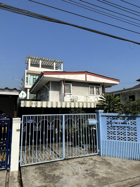 ขายบ้านเดี่ยว 2 ชั้น 74 ตรว.5 ห้องนอน หมู่บ้านเสรี 8 พระราม 9 ใกล้เดอะไนน์พระราม 9 ใกล้ทางด่วน