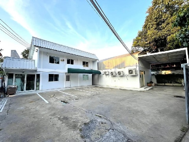 เซ้ง-เช่า Cloud Kitchen 2 ชั้น ทำเลดี ครัวกลาง BTS ทองหล่อ 900ม.402ตร.ม. 102ตร.วา. 5นอน 5น้ำ รร.นานาชาติ บางกอกเพรพ 0.5 กม. โกดัง