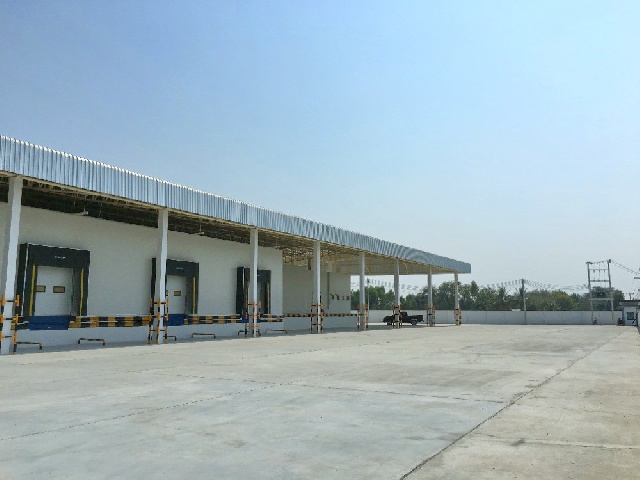 ขอนแก่น มหาสารคาม  โกสุมพิสัย ให้เช่าโกดัง ห้องเย็น 125 ตร.ม. 2ไร่ 35 ตรว.  ติดถนน .ถ.มิตรภาพ แจ้งสนิท 