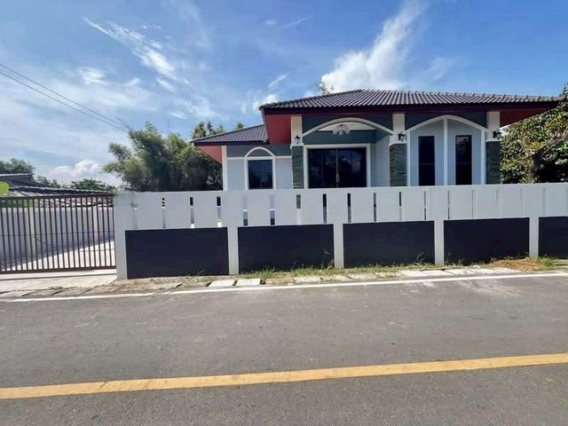 บ้านเดี่ยวชั้นเดียว สร้างใหม่ เนื้อที่กว้าง สันนาเม็ง สันทราย 