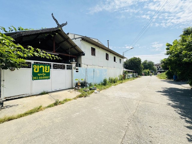 ขายที่ดินพร้อมสิ่งปลูกสร้าง 218 ตร.วา หลังหมู่บ้านอ่างทองธานี อ.กระทุ่มแบน จ.สมุทรสาคร