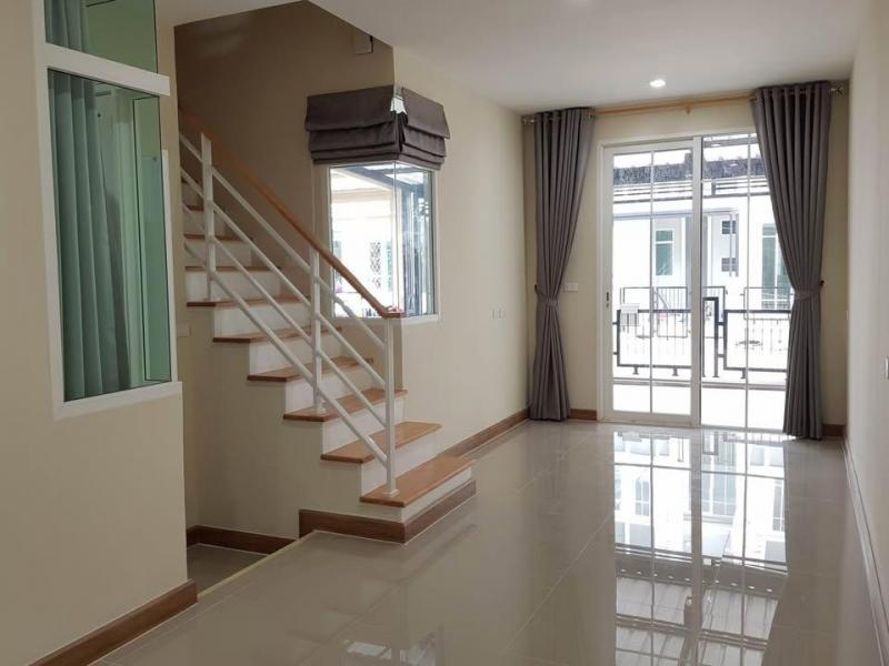 HR 6012 ให้เช่าทาวน์เฮ้าส์ 2ชั้น หมู่บ้าน โกลเด้นท์ทาวน์ บางนา สวนหลวง เขตประเวศ ใกล้ Megaบางนา