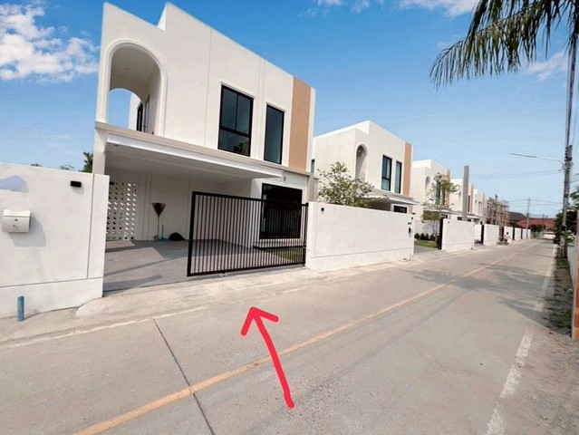 ให้เช่าบ้านสร้างใหม่ 2 ชั้น สไตล์โมเดิร์น ตกแต่งสวย สันผักหวาน หางดง 