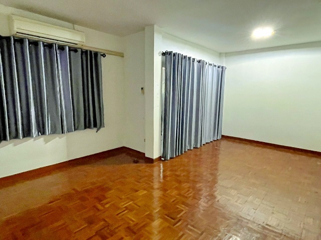 รร.นานาชาติฮีทฟิลด์ 3.9 กม.ให้เช่าทาวน์เฮ้าส์ 2ชั้น 3นอน 2น้ำ 25ตร.วา. 205ตร.ม. MRT ราษฎร์พัฒนา 2กม.