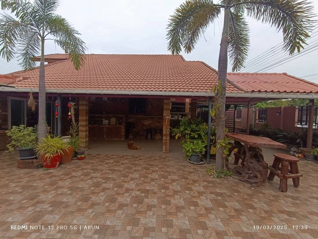 ขายบ้านเดี่ยวหรู พร้อมอยู่  160 ตารางวา หมู่บ้านเพชรชมภู ซอย8 สะเดียง เมืองเพชรบูรณ์  ZE828