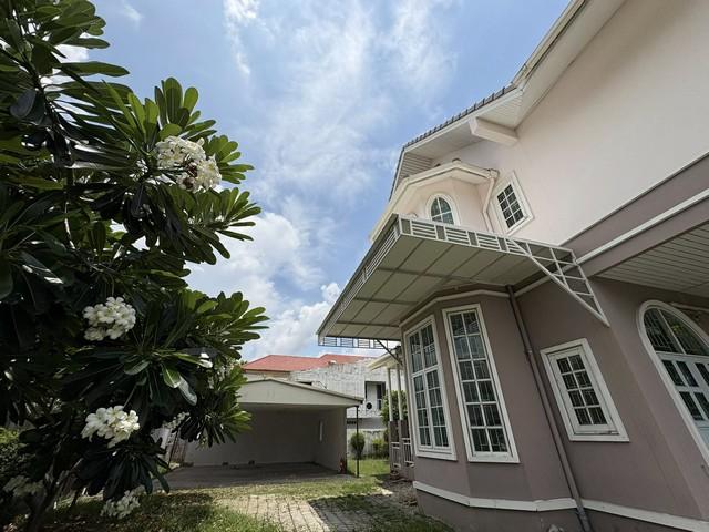 HS 1763 ขายบ้านเดี่ยว 2 ชั้น หมู่บ้านเมืองทอง 4 หลังมุม ถนนสุขุมวิท 101 ซอยปุณณวิถี 53