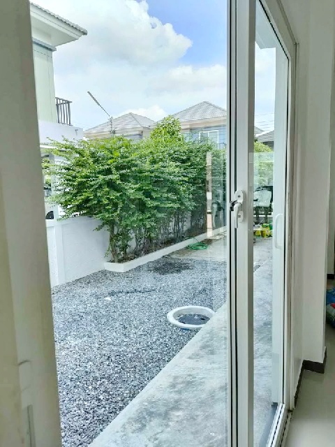 MRT ตลาดบางใหญ่ 5.2กม. ตลาดพระเงิน 3 กม. ขาย-เช่า บ้านเดี่ยว 44 ตร.วา.180 ตร.ม. 4 นอน