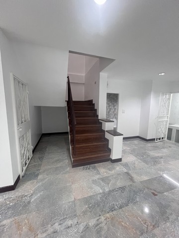 รีโนเวทเสร็จพร้อมขาย  บ้านหลังริม ทาวเฮาส์ 2 ชั้น บ้านชมฟ้า รังสิต คลอง 3 ตำบล ประชาธิปัตย์ อำเภอ ธัญบุรี ปทุมธานี