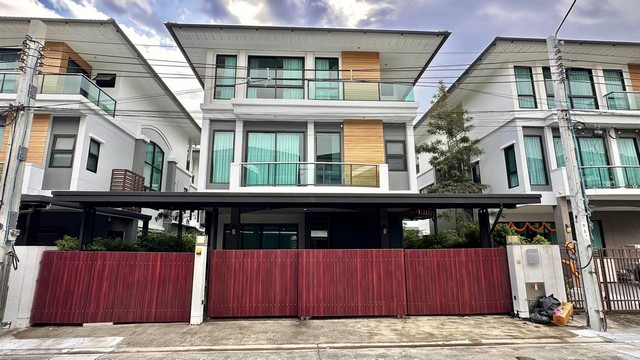 ขายหรือให้เช่า บ้านเดี่ยว 2 ชั้น ศุภลัยเอสเซ้นต์-สวนหลวง เนื้อที่ 70 ตร.ว. บ้านหรูพร้อมอยู่ เฟอร์นิเจอร์ครบ