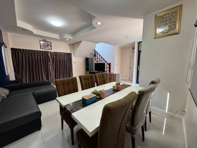 ให้เช่าบ้านเดี่ยว 2 ชั้น  หมู่บ้าน ปิยวัฒน์ลากูน่าแอนด์การ์เด้น อ่างศิลา อ.เมือง ชลบุรี