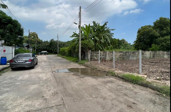  ขายที่ดินเปล่า 60 ตรว หมู่บ้านแฮปปี้เพลสพาร์ค  ถนนเจ้าคุณทหาร ลาดกระบัง