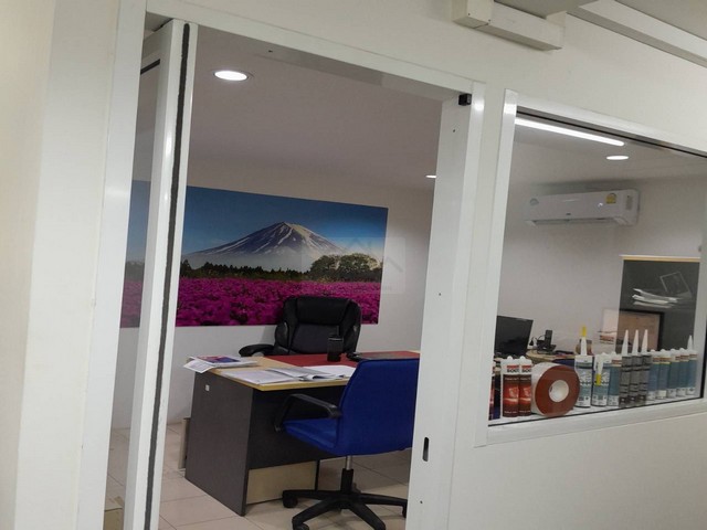 ให้เช่าโกดัง ออฟฟิส 700 ตรม. เฉลิมพระเกียรติซอย43 (ซอยศูนย์กีฬาบึงหนองบอน) ใกล้สวนหลวง ร.9