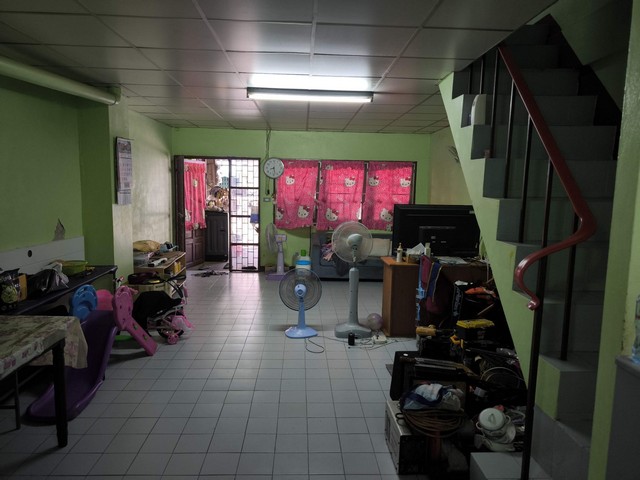 ขายทาวน์เฮ้าส์ 2 ชั้น ทำเลดี เหมาะกับการอยู่อาศัย หรือปล่อยเช่า มบ.มาลัยทอง ถ.เกษตรสิน ต.ลำพยา อ.เมือง จ.นครปฐม