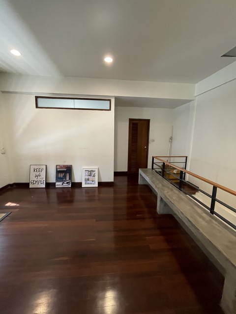 P637 ด่วน ให้เช่า บ้านแฝด ลาดพร้าว 26  ใกล้ MRT ลาดพร้าว 900 เมตร mrt รัชดา ทำเลดี เดินทางสะดวก เหมาะอยู่อาศัย ไม่รับสัตว์เลี้ยง