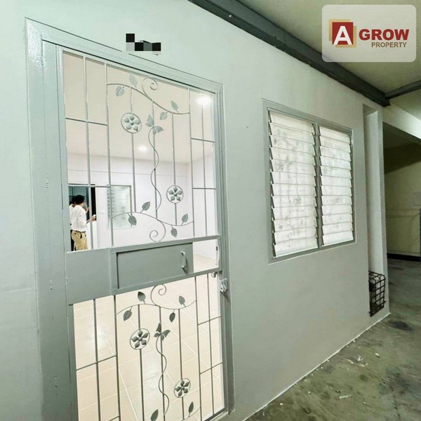 ขายห้องชุดเอื้ออาทร สุวรรณภูมิ 2 บางนา กม.16  ห้องริม ห้องรีโนเวทใหม่หมดทั้งห้องค่ะ