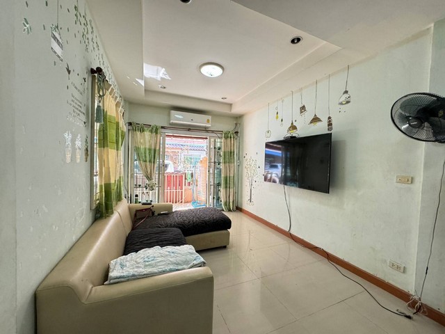 ขายทาวน์เฮ้าส์หมู่บ้านณัฐยาซอย 3 อยู่หน้าค่ายกำแพงเพชรกระทุ่มแบน ต.คลองมะเดื่อ อ.กระทุ่มแบน จ.สมุทรสาคร