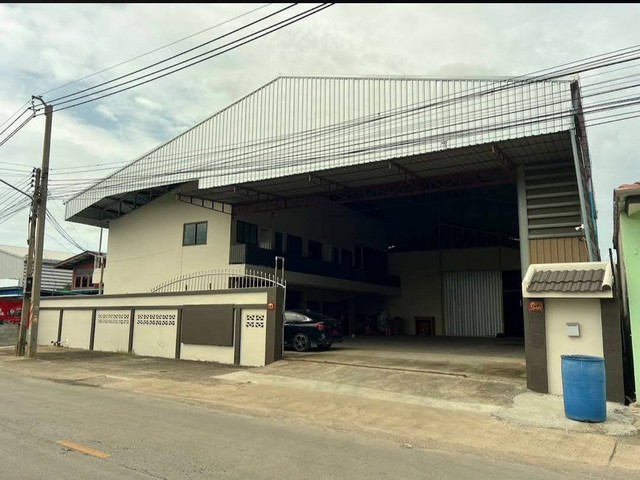 ให้เช่าโกดัง พื้นที่ใช้สอย 1880ตรม. ซ.ไร่ขิง 30 พุทธมณฑลสาย 5 เทรเลอร์ 40ฟุต เข้าซอยได้สะดวก