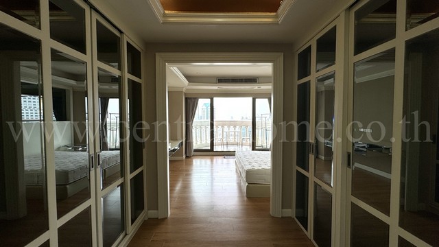 R1 คอนโด สเตท ทาวเวอร์ สีลม ใกล้ BTS สะพานตากสิน ขายต่ำกว่าราคาประเมิน