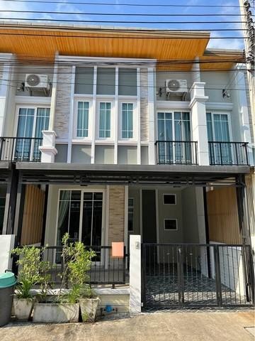 ให้เช่าทาวน์เฮ้าส์ 2 ชั้น โครงการโกลเด้นท์ทาวน์ บางนา สวนหลวง เขตประเวศ ใกล้ Mega บางนา