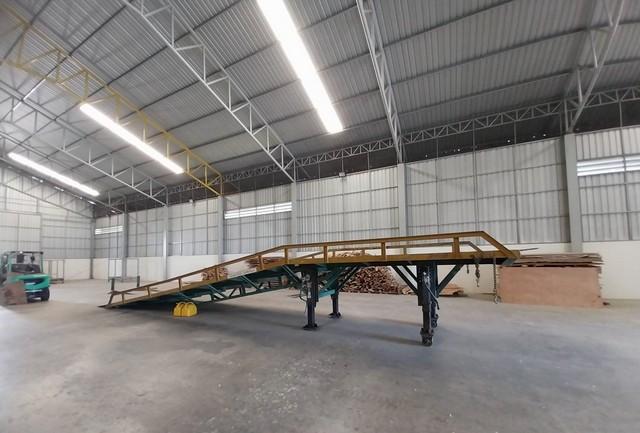 ขายโกดัง เนื้อที่ 4 ไร่กว่า พร้อมโกดัง 1,000 ตรม.ถนนบางบัวทอง 340 ย่านไทรน้อย นนทบุรี ( ขอ รง.ได้ )