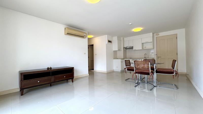 ขาย The Clover ทองหล่อ เรียบหรู แทบไม่เคยได้ใช้งาน ห้องใหญ่ 70 ตร.ม. 2 นอน 2 น้ำ For Sale: The Clover Thonglor