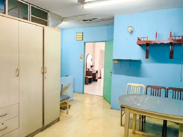 หทัยราษฏร์ พระยาสุเรนทร์  MRTบางชัน 1กม. เช่าอาคาร 2 คูหา 4.5ชั้น หลังมุม 40 ตร.วา.650 ตร.ม.เทคนิคมีนบุรี 1.5 กม. ติดถนนใหญ่ 7นอน 8 น้ำ