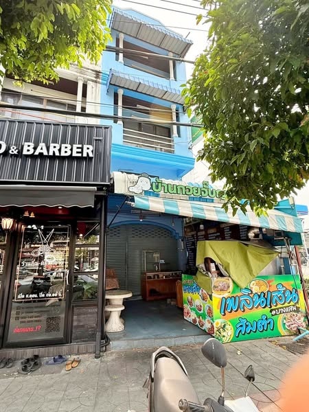 เซ้งร้านก๊วยจั๊บญวน ถนนลงหาดบางแสน ติดปั๊มปตท เยื้องร้านเหล้าชื่อดัง ใกล้แหล่งนักศึกษา สถานบันเทิง ด่วน 90,000 บ