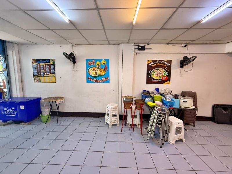 เซ้งร้านก๊วยจั๊บญวน ถนนลงหาดบางแสน ติดปั๊มปตท เยื้องร้านเหล้าชื่อดัง ใกล้แหล่งนักศึกษา สถานบันเทิง ด่วน 90,000 บ