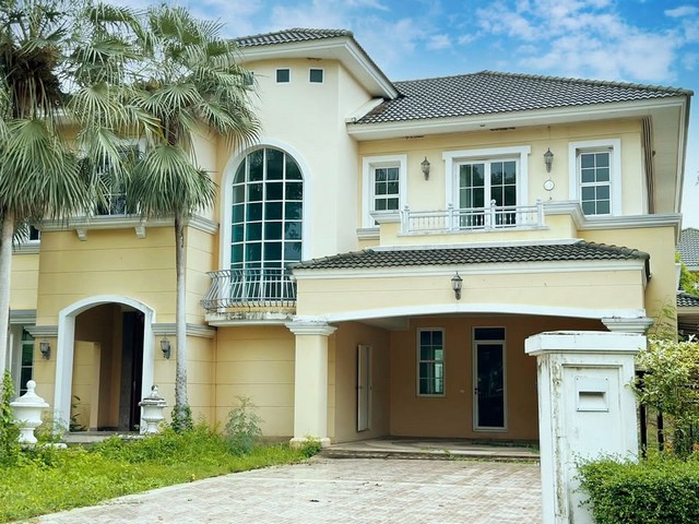 ขายบ้านเดี่ยว 2 ชั้น โกลเด้นเฮอริเทจ ซ.ราชพฤกษ์15 เนื้อที่ 339.3 ตร.ว. สไตล์อิตาเลี่ยนคลาสสิก ใกล้สะพานสาทร