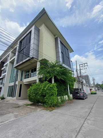 ให้เช่าโฮมออฟฟิต4ชั้นห้องมุม 600 ตร.ม.ย่านรามอินทราใกล้แฟชั่นไอแลนส์,MRTวงแหวนรามอินทรา